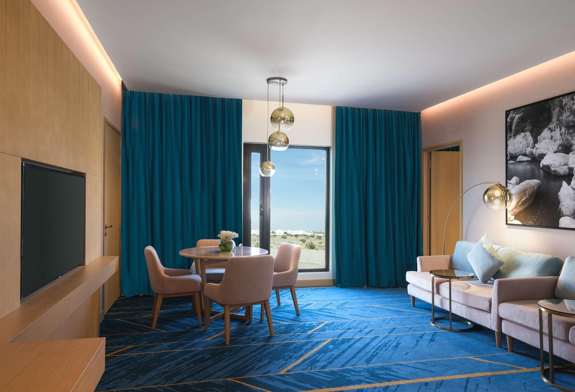 Maani Muscat Hotel & Suites Exterior photo