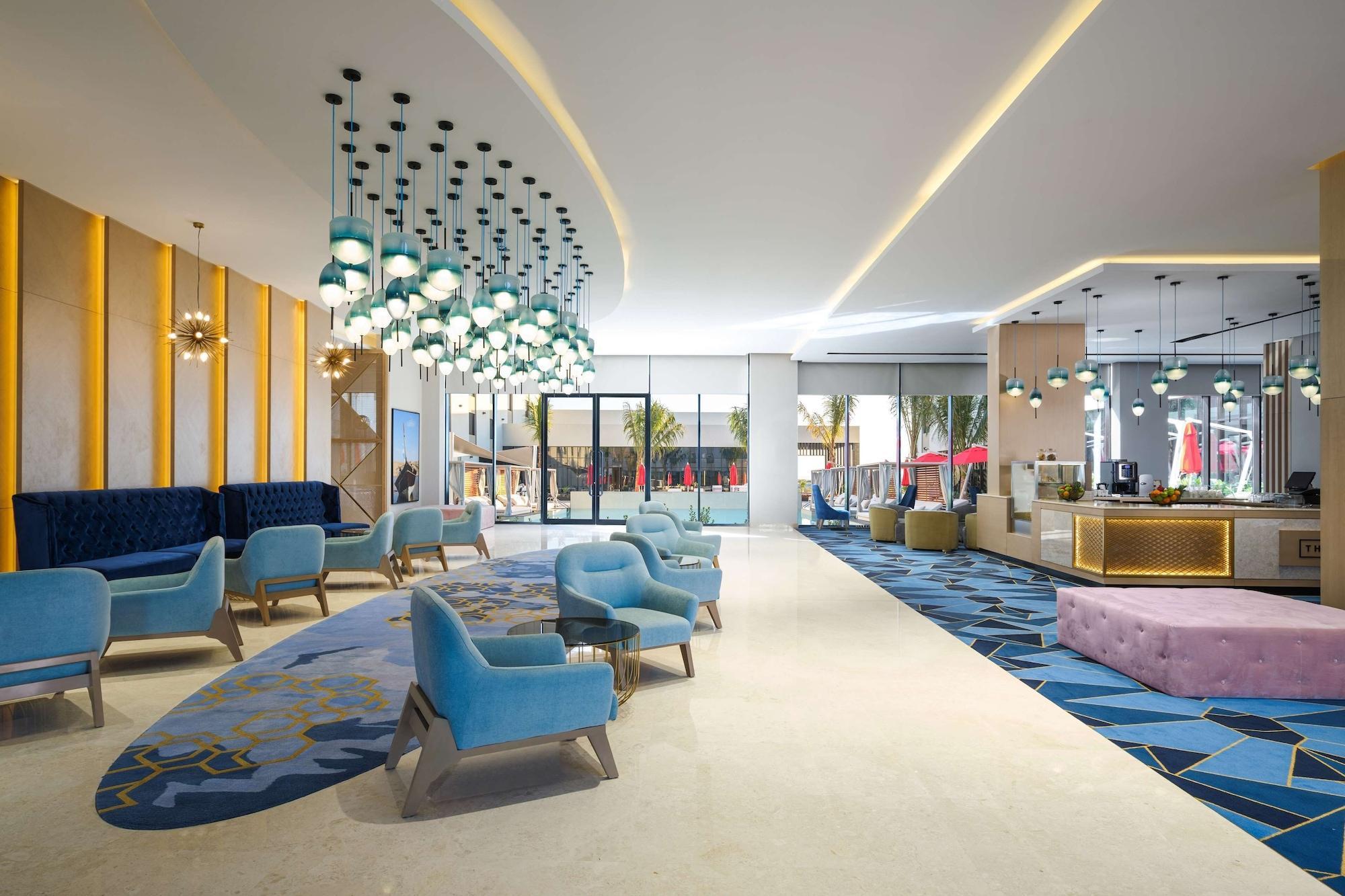 Maani Muscat Hotel & Suites Exterior photo