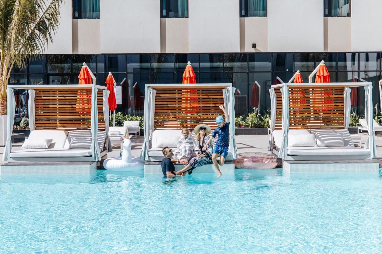 Maani Muscat Hotel & Suites Exterior photo